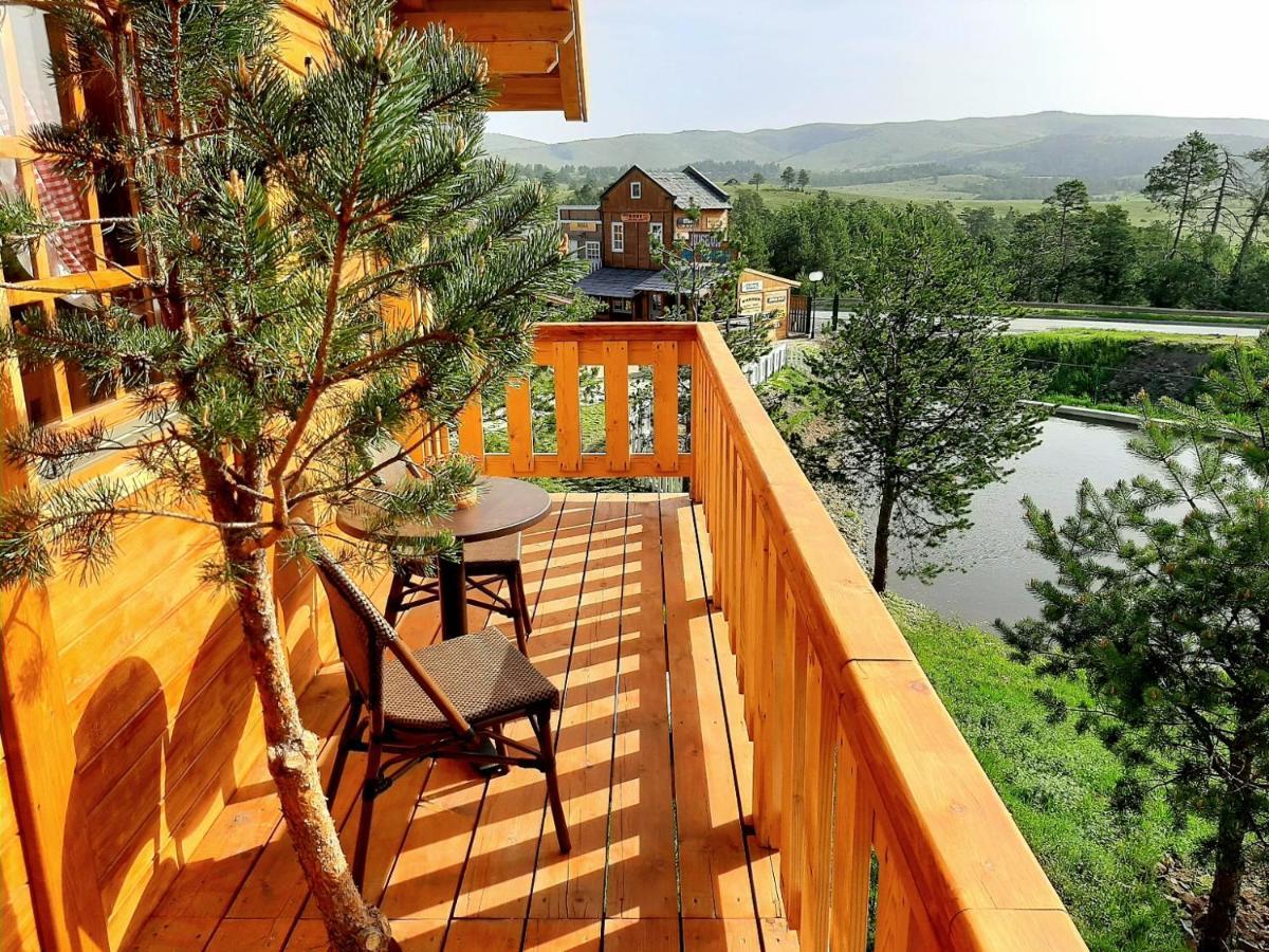 El Paso City, Zlatibor - Unique Wooden Cottages, Treehouse, Wild West Rooms, Accommodation 1-6 People エクステリア 写真