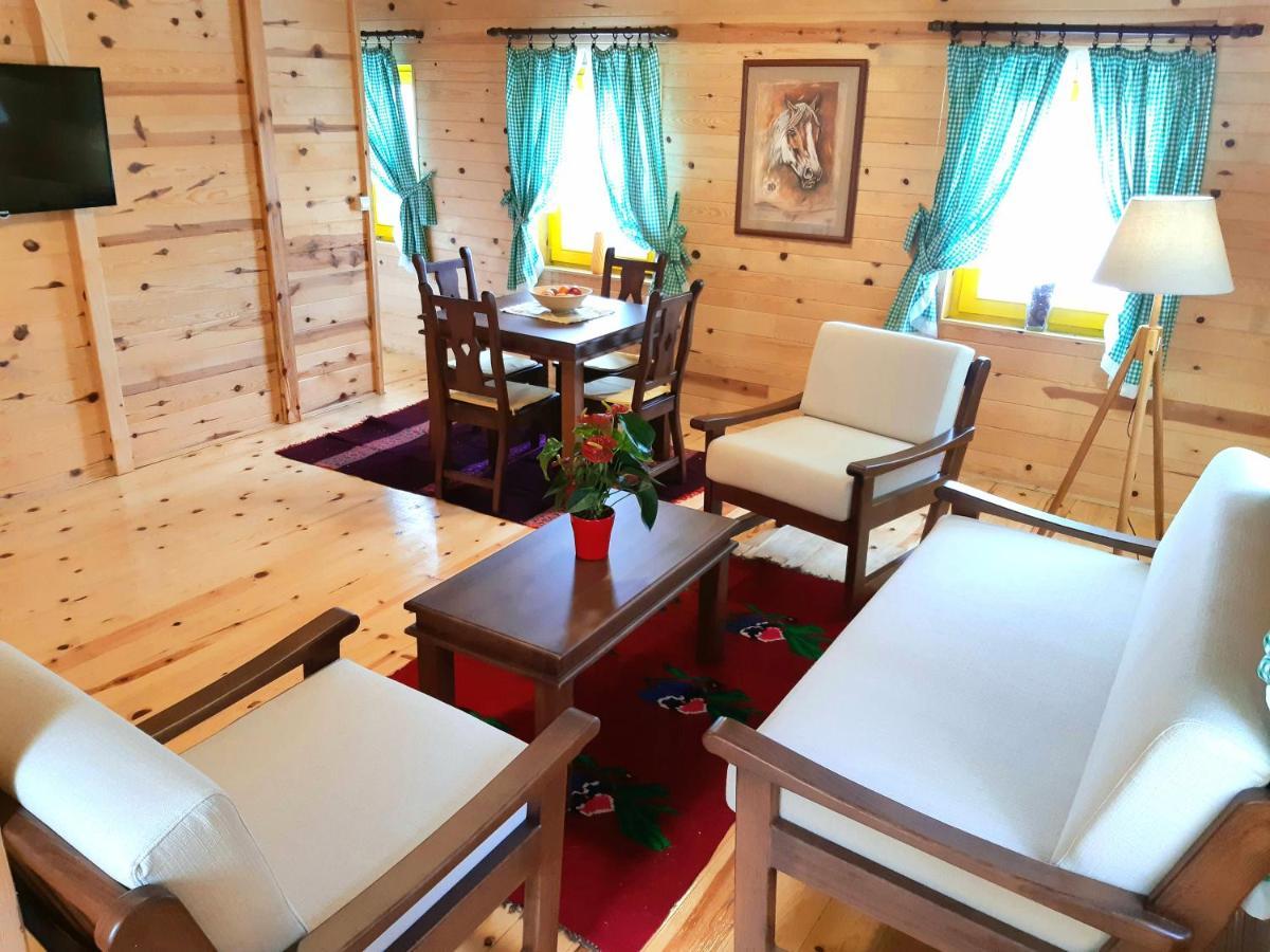 El Paso City, Zlatibor - Unique Wooden Cottages, Treehouse, Wild West Rooms, Accommodation 1-6 People エクステリア 写真
