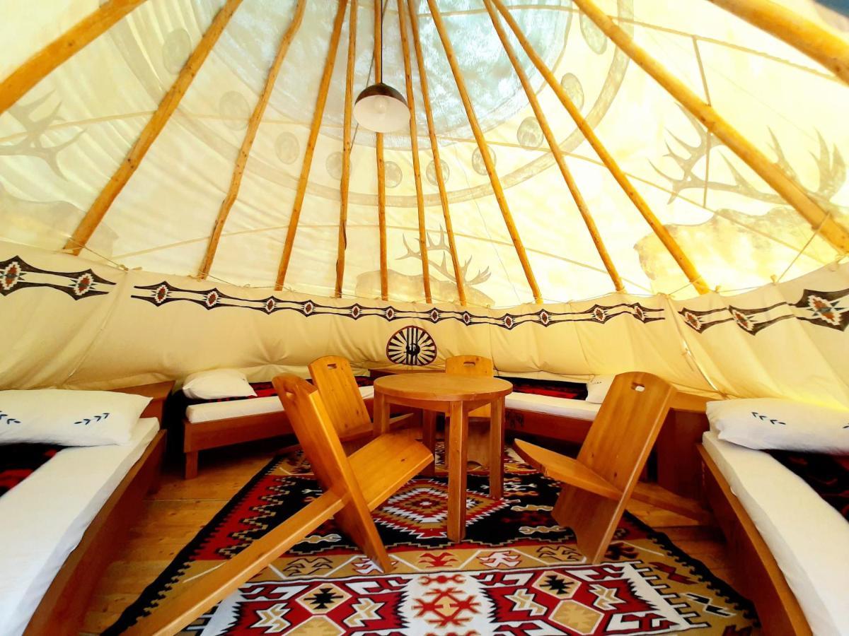 El Paso City, Zlatibor - Unique Wooden Cottages, Treehouse, Wild West Rooms, Accommodation 1-6 People エクステリア 写真
