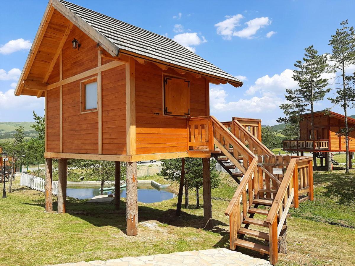El Paso City, Zlatibor - Unique Wooden Cottages, Treehouse, Wild West Rooms, Accommodation 1-6 People エクステリア 写真
