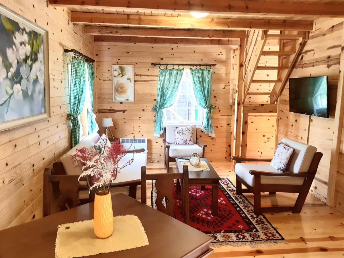 El Paso City, Zlatibor - Unique Wooden Cottages, Treehouse, Wild West Rooms, Accommodation 1-6 People エクステリア 写真