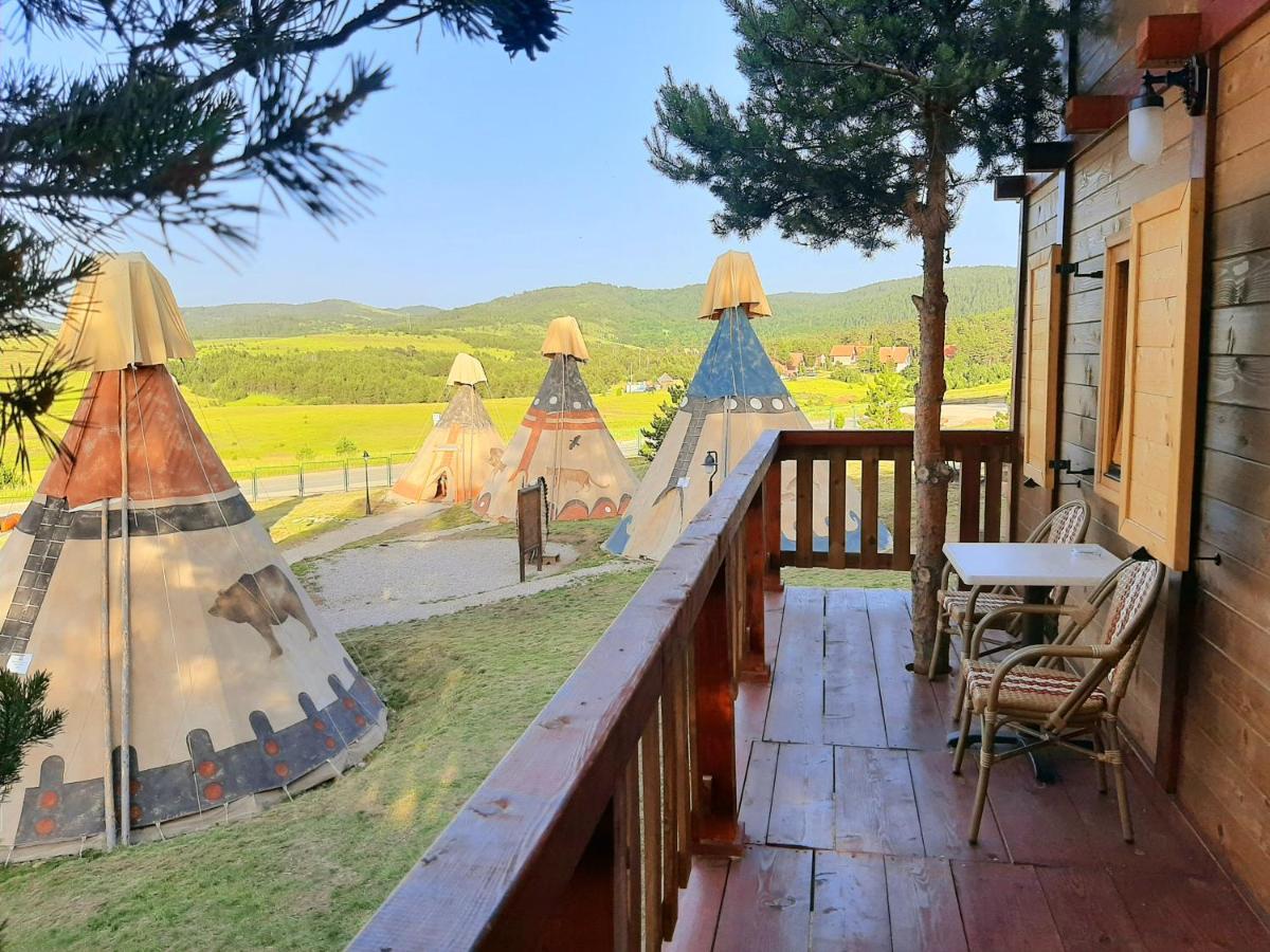 El Paso City, Zlatibor - Unique Wooden Cottages, Treehouse, Wild West Rooms, Accommodation 1-6 People エクステリア 写真