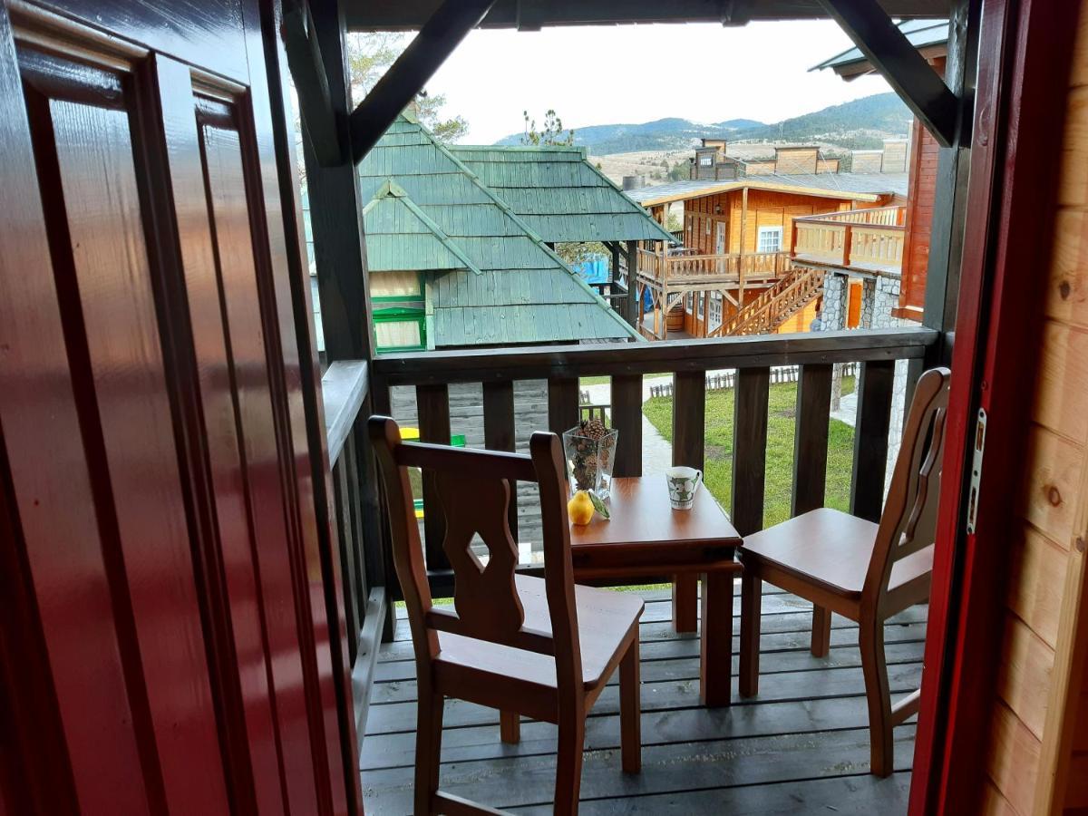 El Paso City, Zlatibor - Unique Wooden Cottages, Treehouse, Wild West Rooms, Accommodation 1-6 People エクステリア 写真