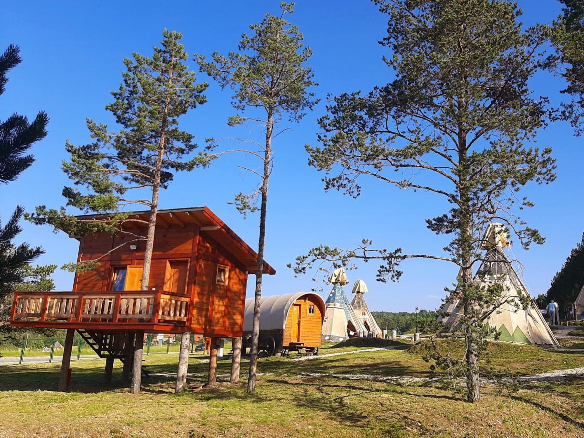 El Paso City, Zlatibor - Unique Wooden Cottages, Treehouse, Wild West Rooms, Accommodation 1-6 People エクステリア 写真