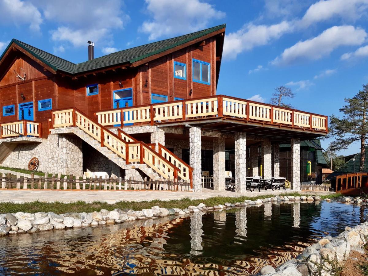 El Paso City, Zlatibor - Unique Wooden Cottages, Treehouse, Wild West Rooms, Accommodation 1-6 People エクステリア 写真